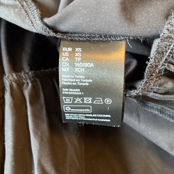 H&M Puff-sleeved Dress - Picture 8 of 9